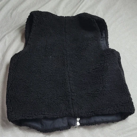 Madewell black faux fur vest Mob Wife - Picture 7 of 7